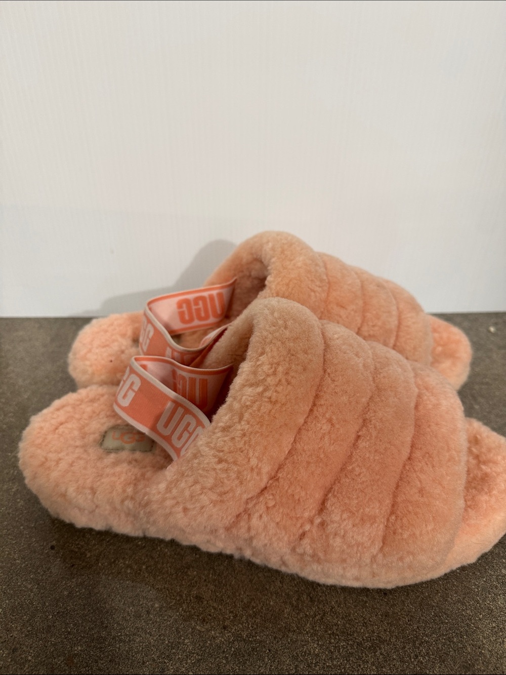 Ugg peach color fur slippers fluff size 11 - Picture 12 of 12